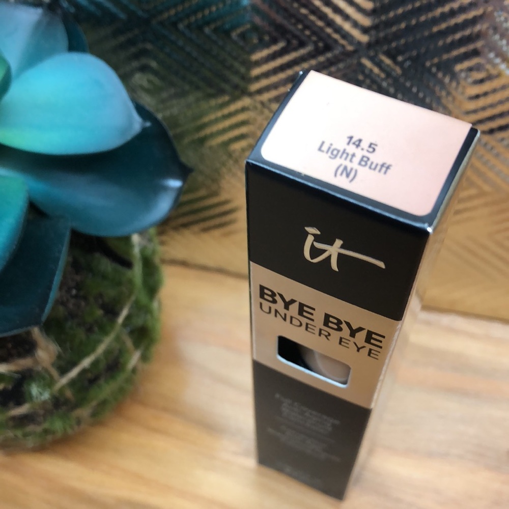 IT Cosmetics Bye Bye Under Eye Concealer - Picture 2 of 9